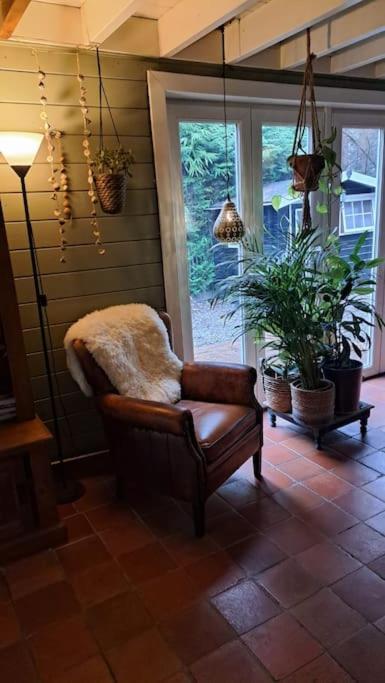 Comfortable Chalet In A Unique Location In Forest Essen Esterno foto